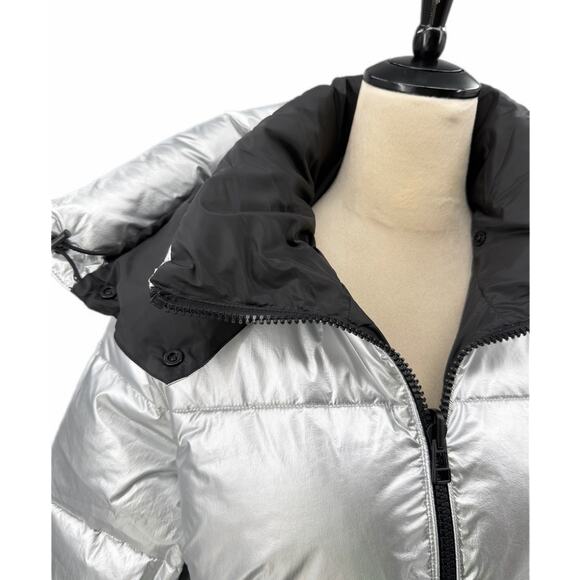 Express NWT Metallic Silver Reversible Black Hooded Full Zip Shiny Puffer Coat - Picture 8 of 13